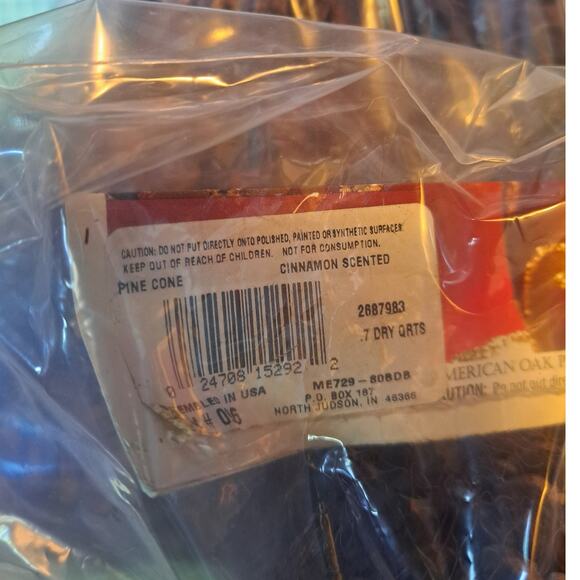 Rooms in Bloom Cinnamon Scented Holiday Pine Cones 14 Dry Quarts Total (2 Bags) - Picture 6 of 6